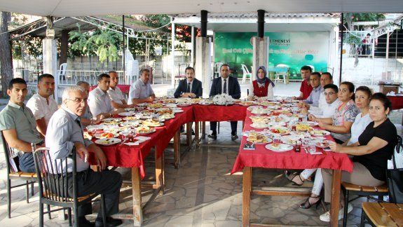 İlçe Milli Eğitim Müdürü Mehmet Kalaycı Başkanlığında Tarsus Öğretmenevinde Hizmet Bürolarının Şefleriyle Toplantı Yapıldı