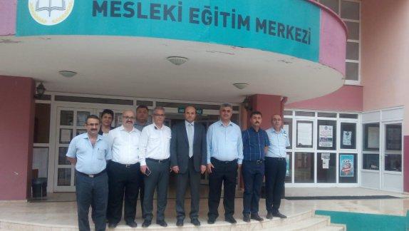 İlçe Milli Eğitim Müdürü Mehmet Metin, İlçemiz Mesleki Eğitim Merkezini ve Şehit Niyazi Ergüven Anadolu Lisesini ziyaret etti.