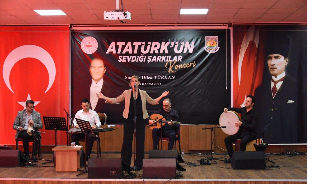Atatürk'ün Sevdiği Şarkılar Konseri Verildi