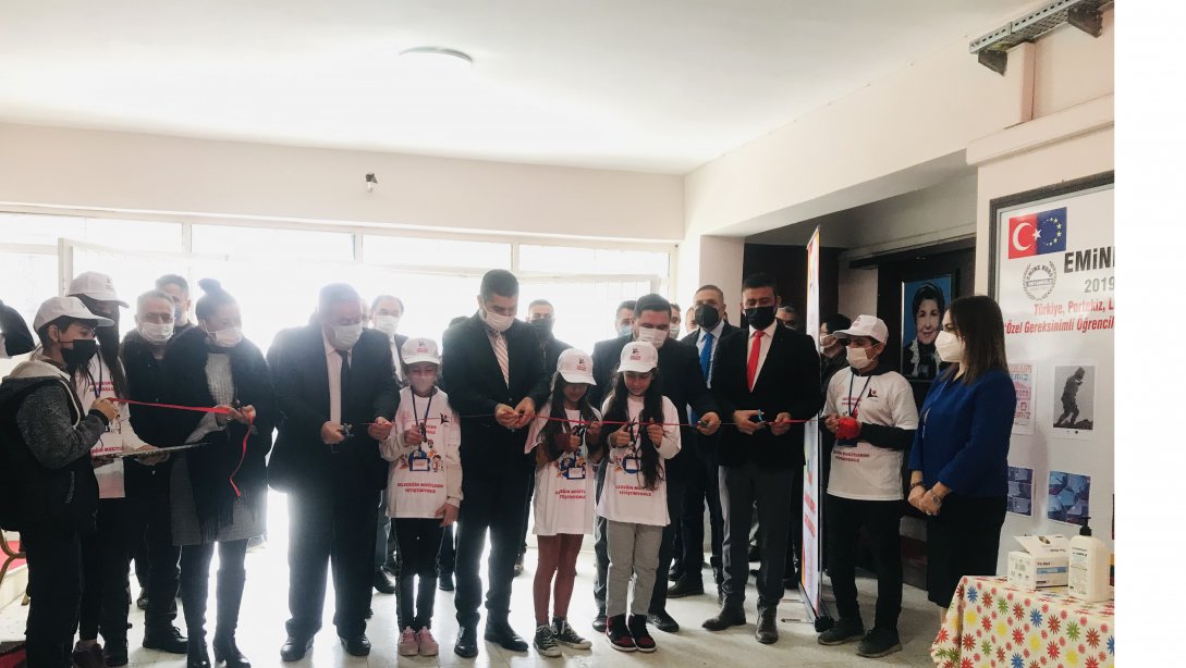 Emine Boro Ortaokulu Bilim Fuarı Açılışı Yapıldı