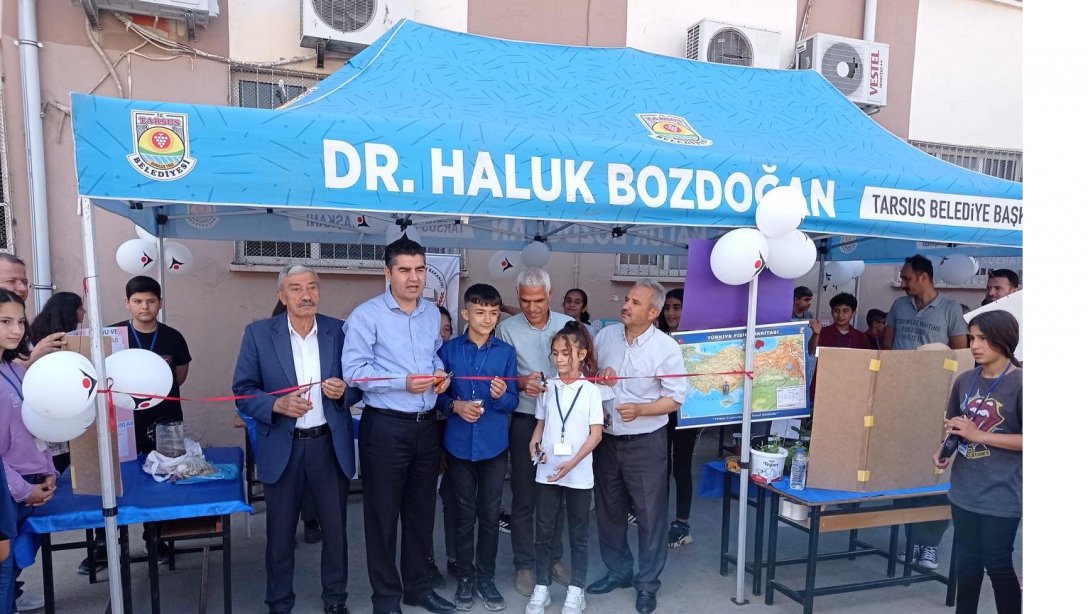 Fatih Sultan Mehmet Ortaokulu Bilim Fuarı Açıldı