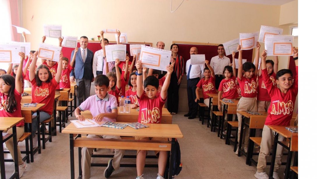 Ayşe Mirici İlkokulu ve Ortaokulu'nda Karne Töreni Yapıldı