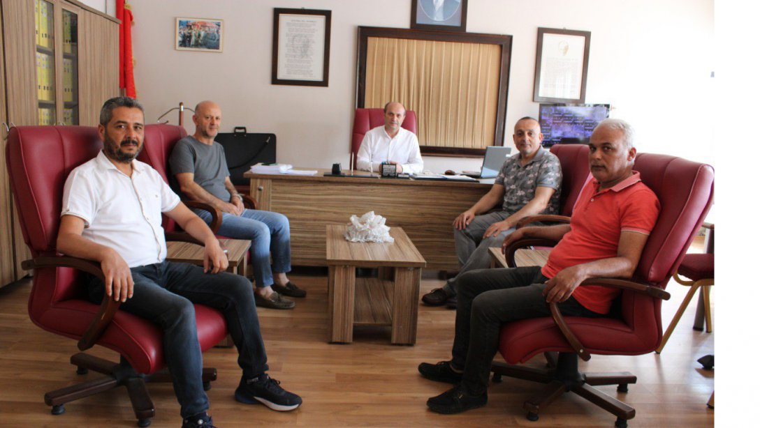 İlçe Milli Eğitim Müdürümüz Mehmet Metin, Adile Onbaşı Mesleki ve Teknik Anadolu Lisesi'ni Ziyaret Etti