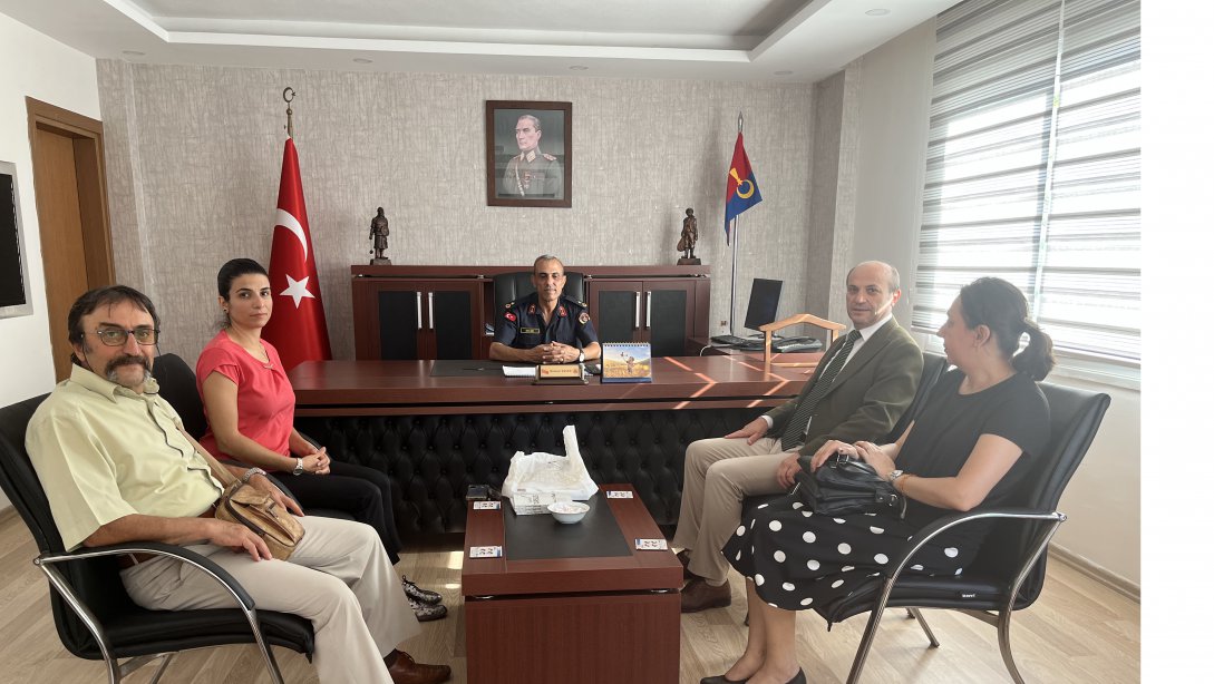 İlçe Milli Eğitim Müdürümüz Mehmet METİN, İlçe Jandarma Komutanı  Kd. Yüzbaşı Mehmet Güler'i Ziyaret Etti