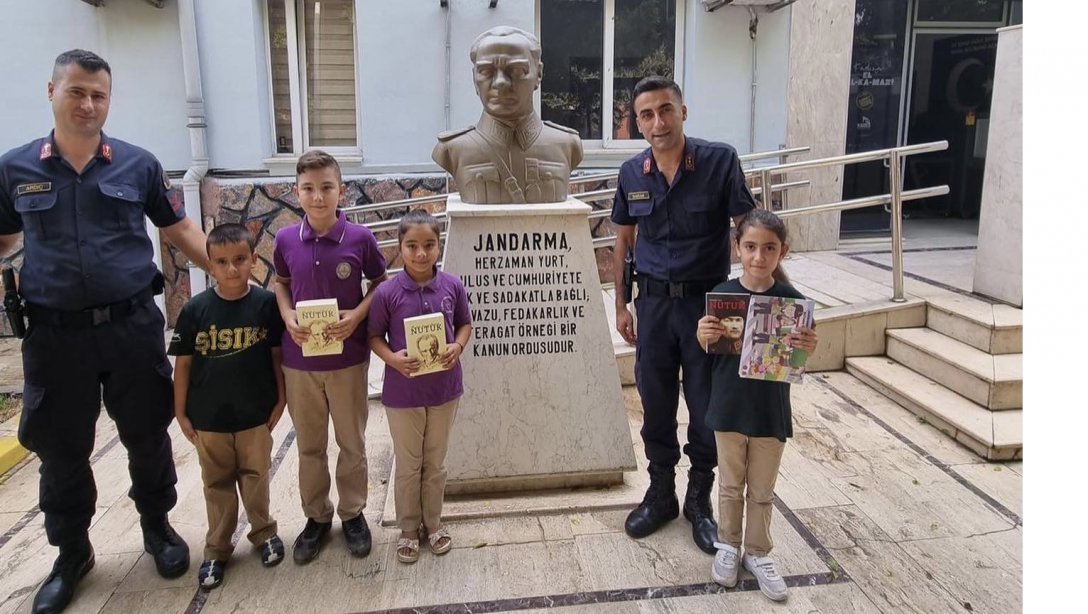 Şehit İsrafil Işık İlk/Ortaokulu Öğrencilerimiz İlçe Jandarma Komutanı Binbaşı Mehmet Güler'i Ziyaret Ettiler