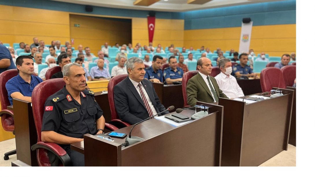İlçe Milli Eğitim Müdürümüz Mehmet Metin, Muhtarlar Toplantısı'na Katıldı