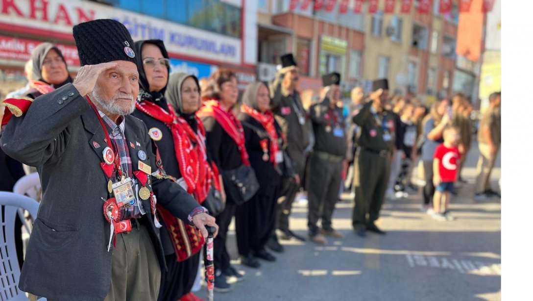 Tarsus'ta Cumhuriyet Bayramı Coşkuyla Kutlandı