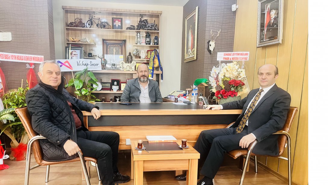 İlçe Milli Eğitim Müdürümüz Mehmet METİN, Yenidoğuş Gazetesi Sahibi Emre Geçim'i Ziyaret Etti