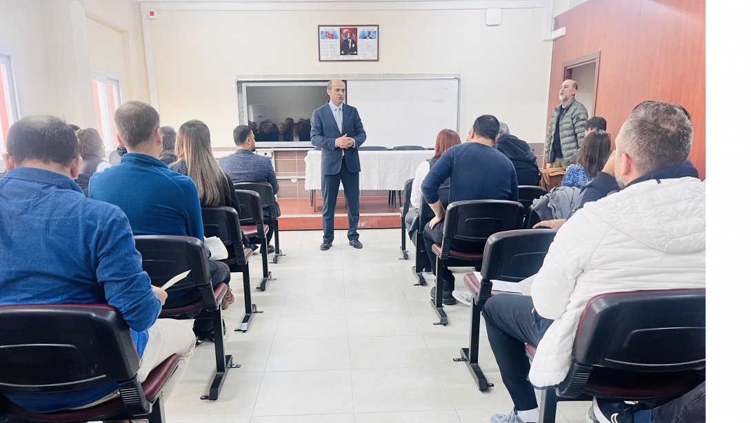 İlçe Milli Eğitim Müdürümüz Mehmet Metin, Öğretmenlerimize Başarı Belgelerini Takdim Etti