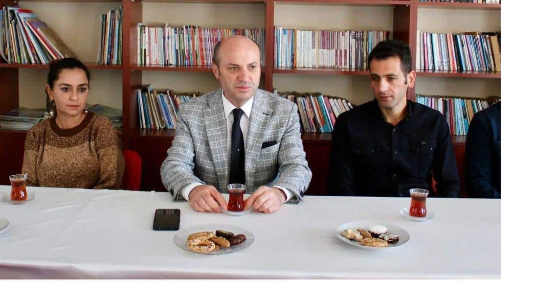 İlçe Milli Eğitim Müdürümüz Mehmet Metin, Kargılı Şehit Mustafa Asım Uslu İlk/Ortaokulu Öğretmenlerinin Öğretmenler Gününü Kutladı