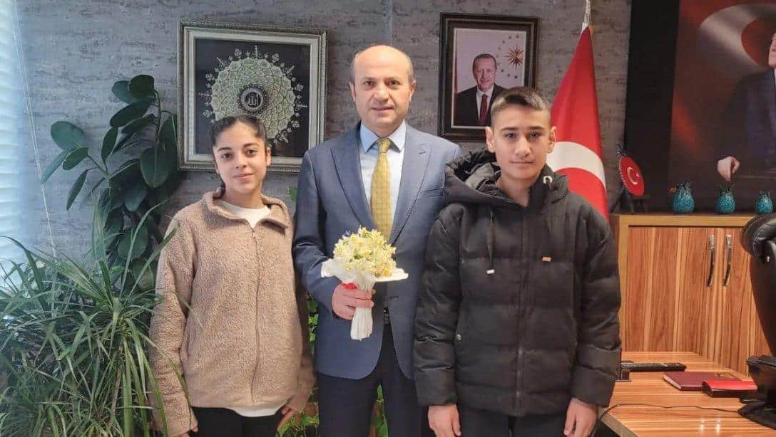 Beylice Şehit Piyade Başçavuş Faruk Kaya Ortaokulu'ndan İlçe Millî Eğitim Müdürümüz Mehmet Metin'e Ziyaret 