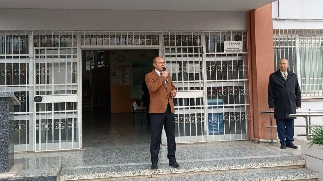 İlçe Millî Eğitim Müdürümüz Mehmet Metin, İclal Ekenler Anadolu Lisesi Bayrak Törenine Katıldı 
