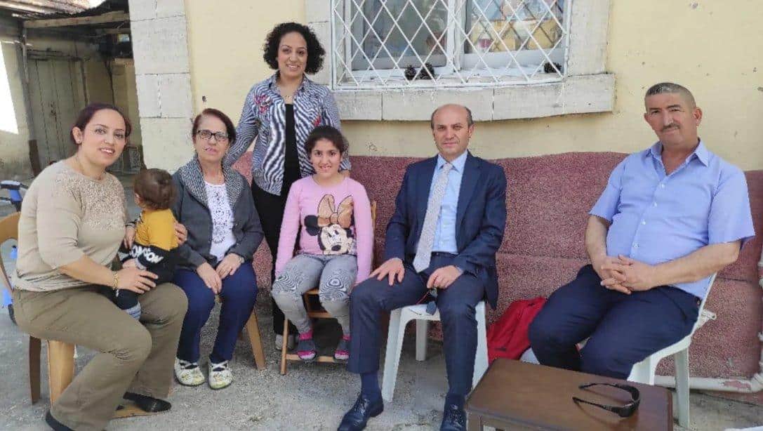 İlçe Milli Eğitim Müdürümüz Mehmet METİN, Öğrencilerimizden Mira Sağıcı'yı Evinde Ziyaret Etti 