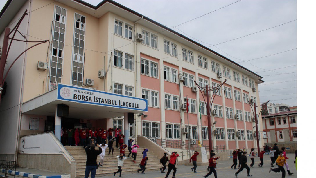 Türkiye'deki Tüm Okullarda Aynı Anda Deprem Tatbikatı Yapıldı