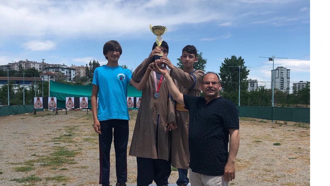 Öğrencilerimiz, Geleneksel Türk Okçuluğu Şampiyonu Oldu