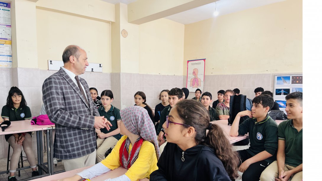 İlçe Milli Eğitim Müdürümüz Mehmet Metin, Mehmet Akif Ersoy İlk/Ortaokulu'nu Ziyaret Etti