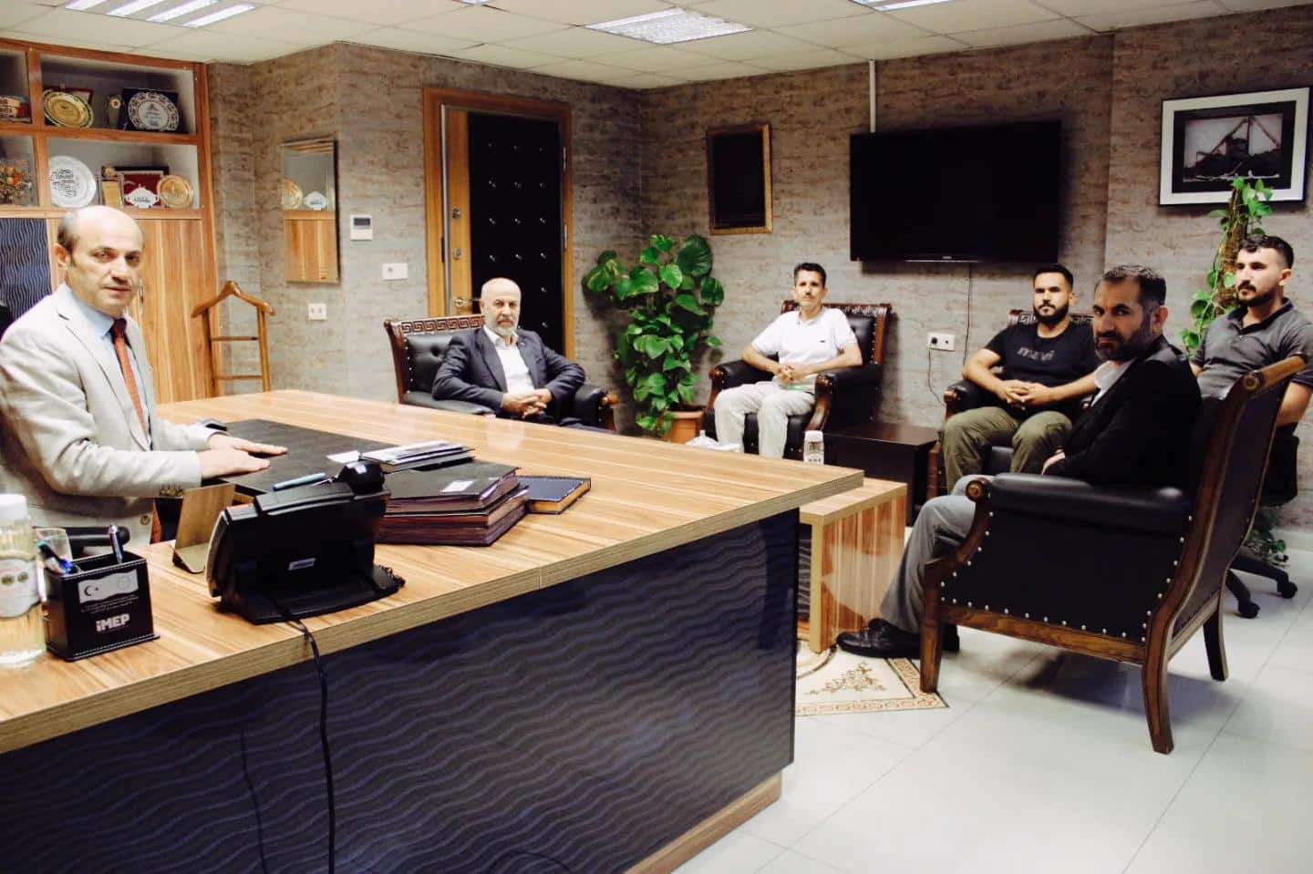 Hüdapar Tarsus İlçe Yönetimi, İlçe Millî Eğitim Müdürümüz Mehmet METİN'i Ziyaret Etti 