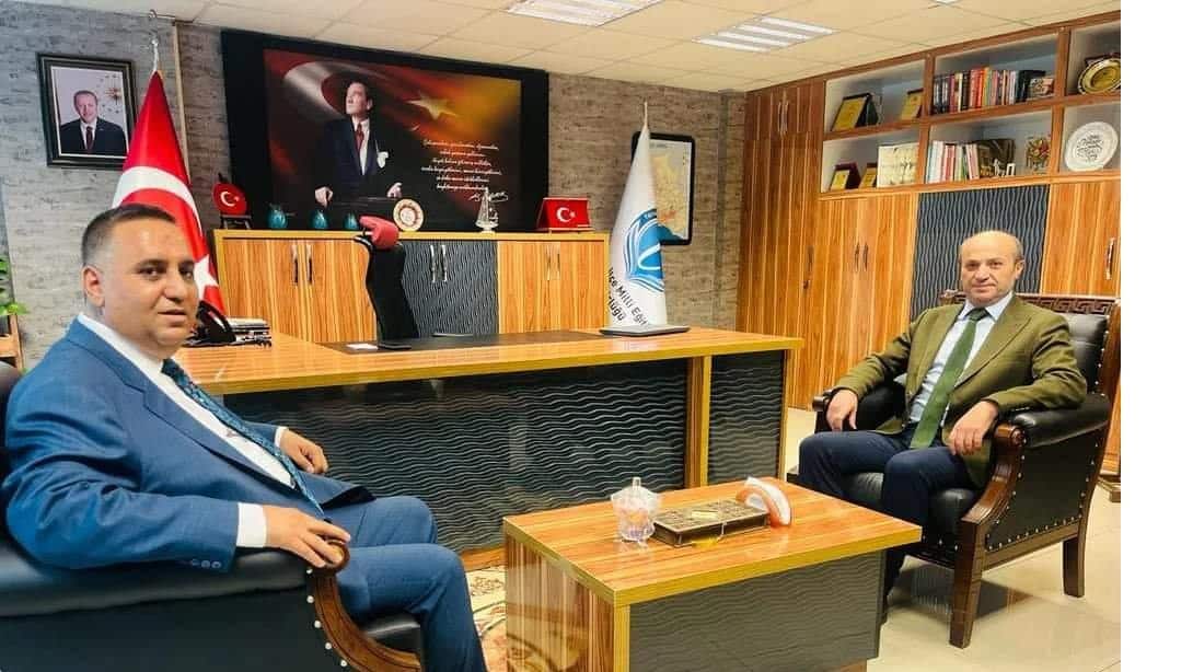 Tarsus Belediyesi Eski Başkanı Şevket CAN, İlçe Millî Eğitim Müdürümüz Mehmet METİN'i Ziyaret Etti 