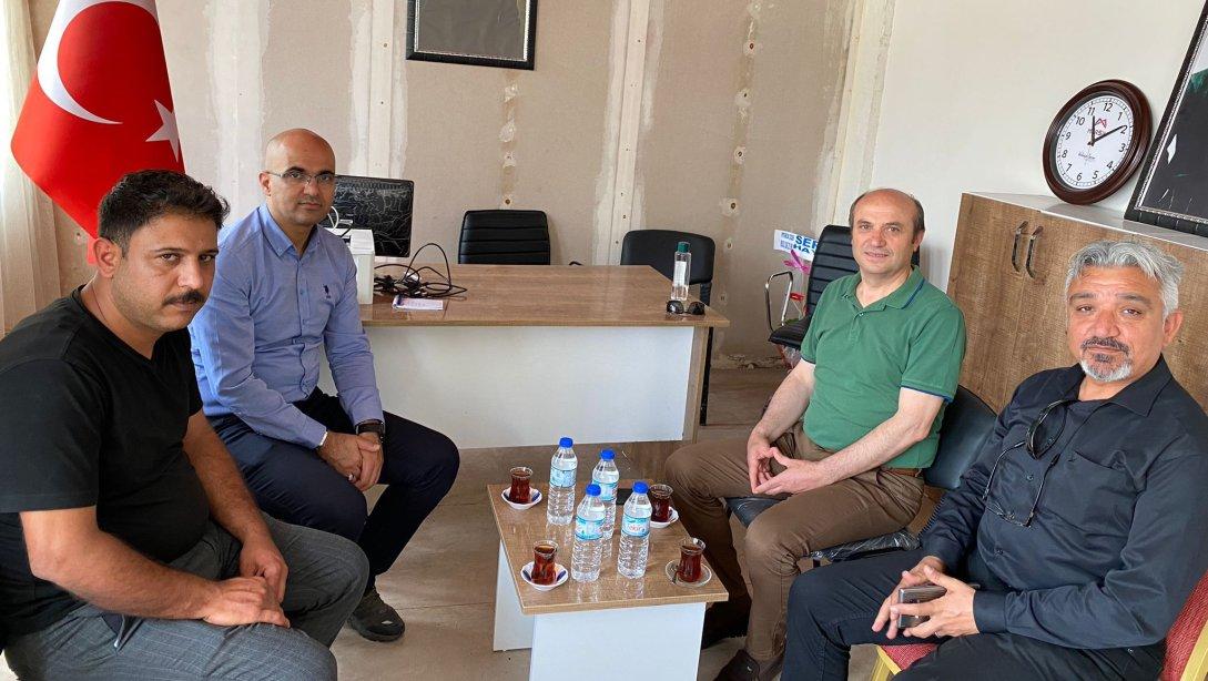 İlçe Millî Eğitim Müdürümüz Mehmet Metin, Yeşiltepe Muhtarını Ziyaret Etti 