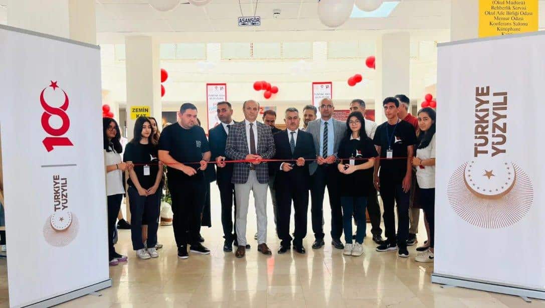 Şehit Vedat Yılmaz Anadolu Lisesi Bilim Fuarı Açılışı Yapıldı 