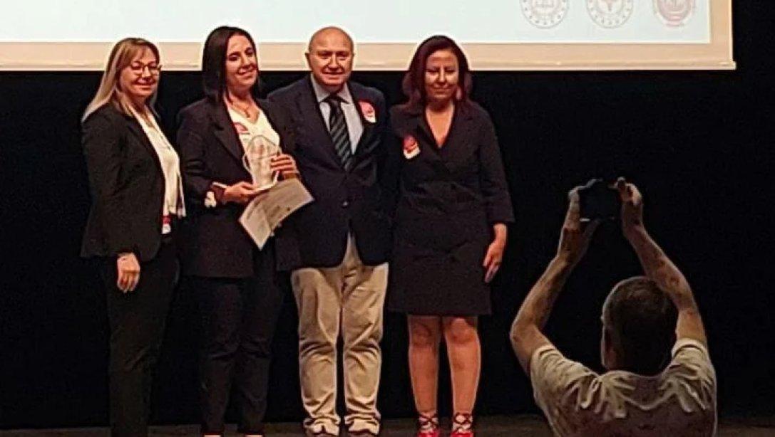 Öğretmenimiz Berna Tanrısever, Okulda Diyabet Programı Elçileri Ödülü Aldı
