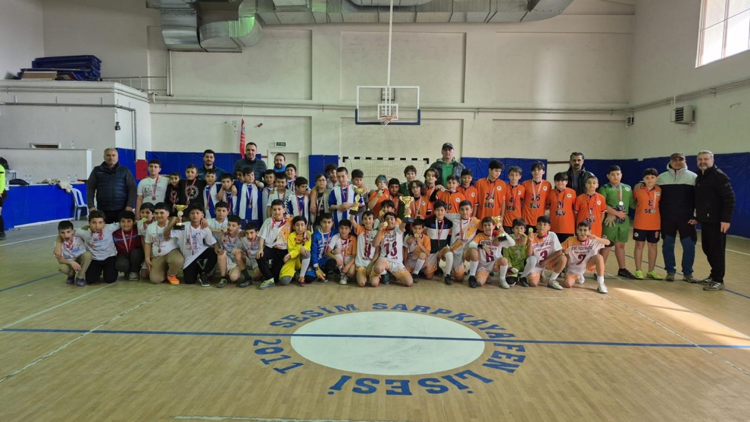 İlçemizde Küçük Erkekler Futsal Turnuvası Tamamlandı