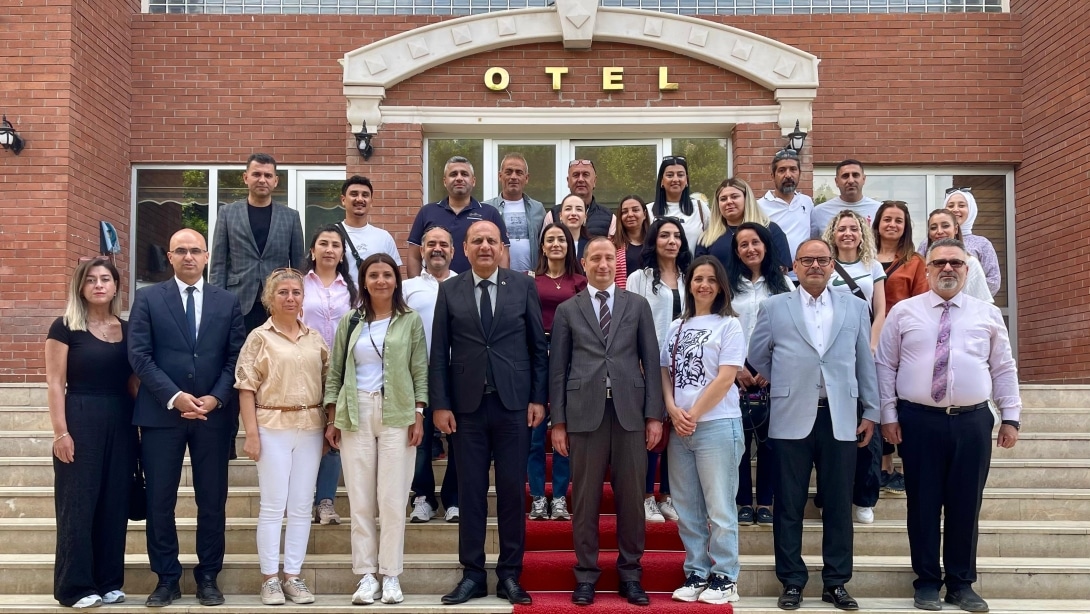 Bayram Kutlama Komitesinde Görev Alan Öğretmen ve idarecilerle Kahvaltı Programı Gerçekleştirildi